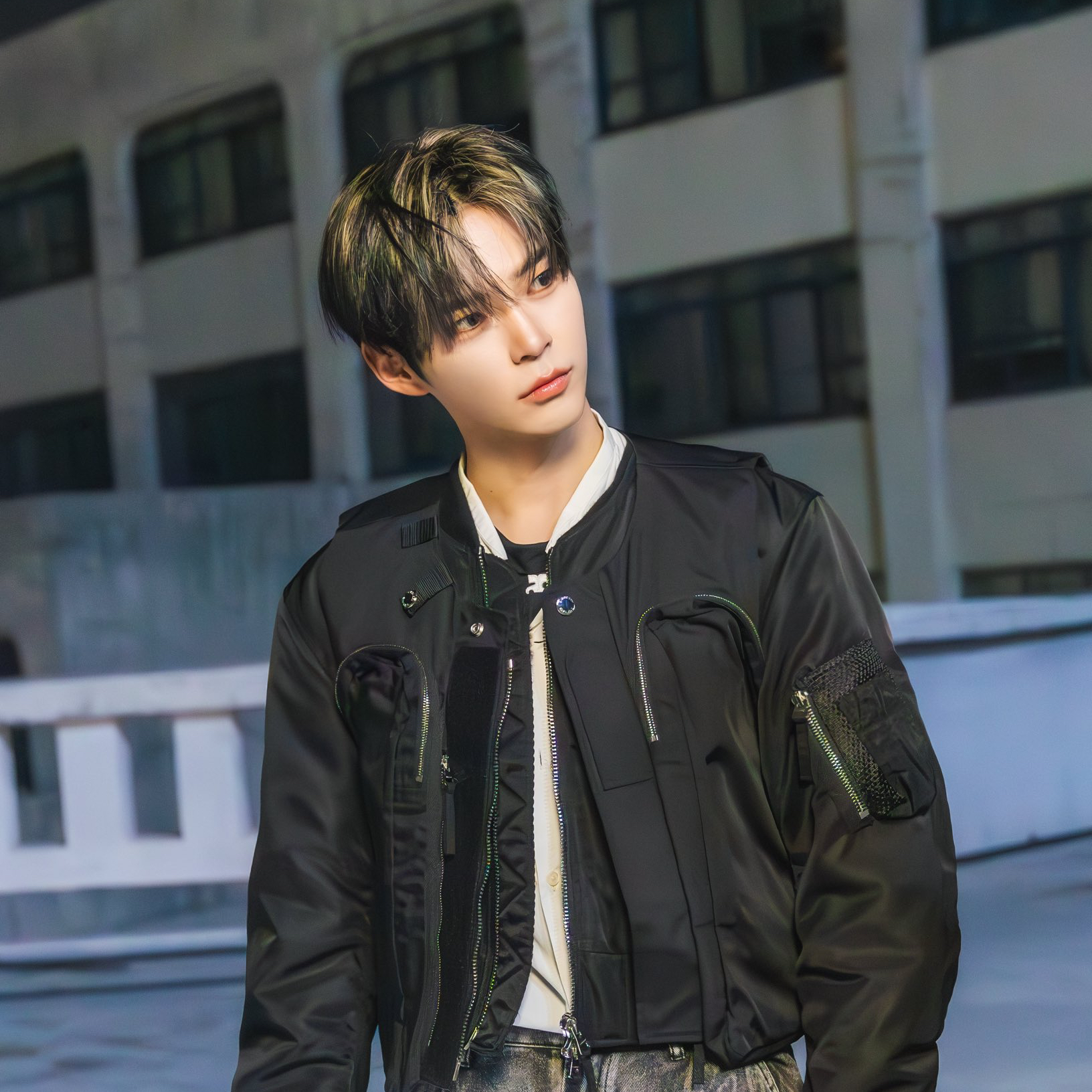 Latest photo of Sung Hanbin (ZEROBASEONE)