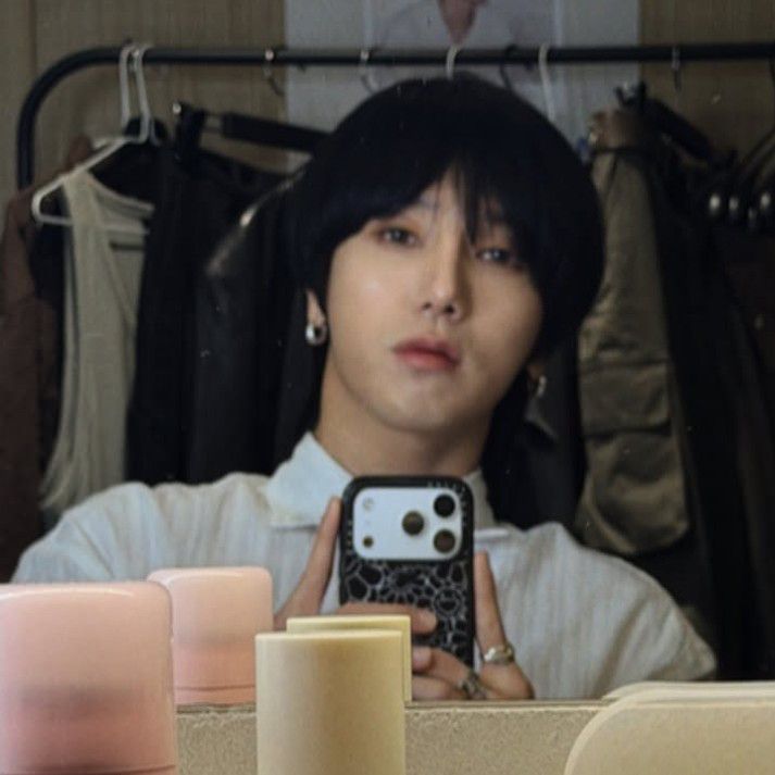Behind-the-scenes cut of Yesung (Super Junior)