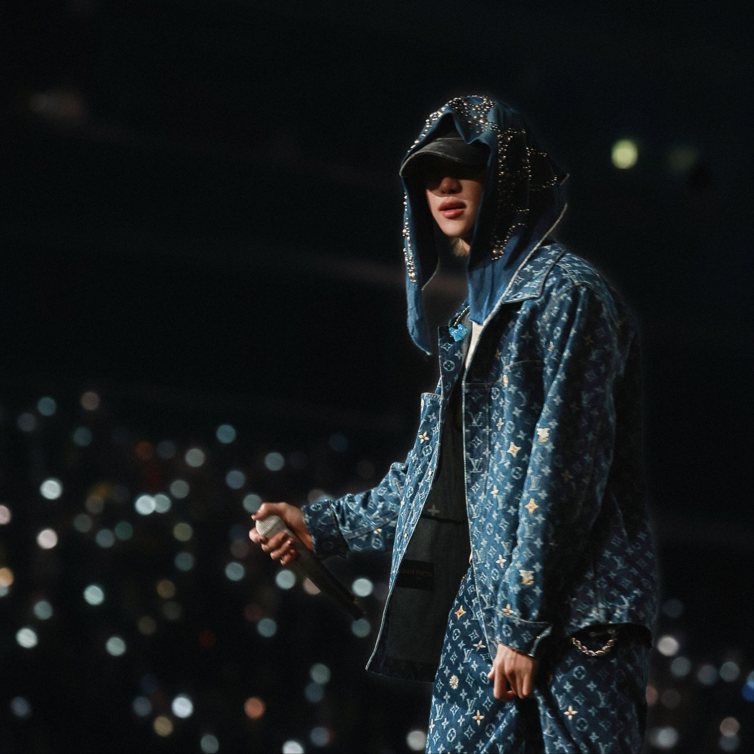 Behind-the-scenes cut of The 8 (SEVENTEEN)