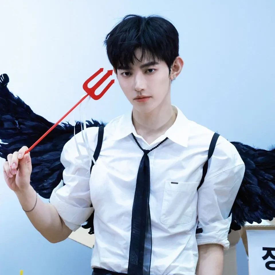 Behind-the-scenes cut of Zhang Hao (AND2BLE)