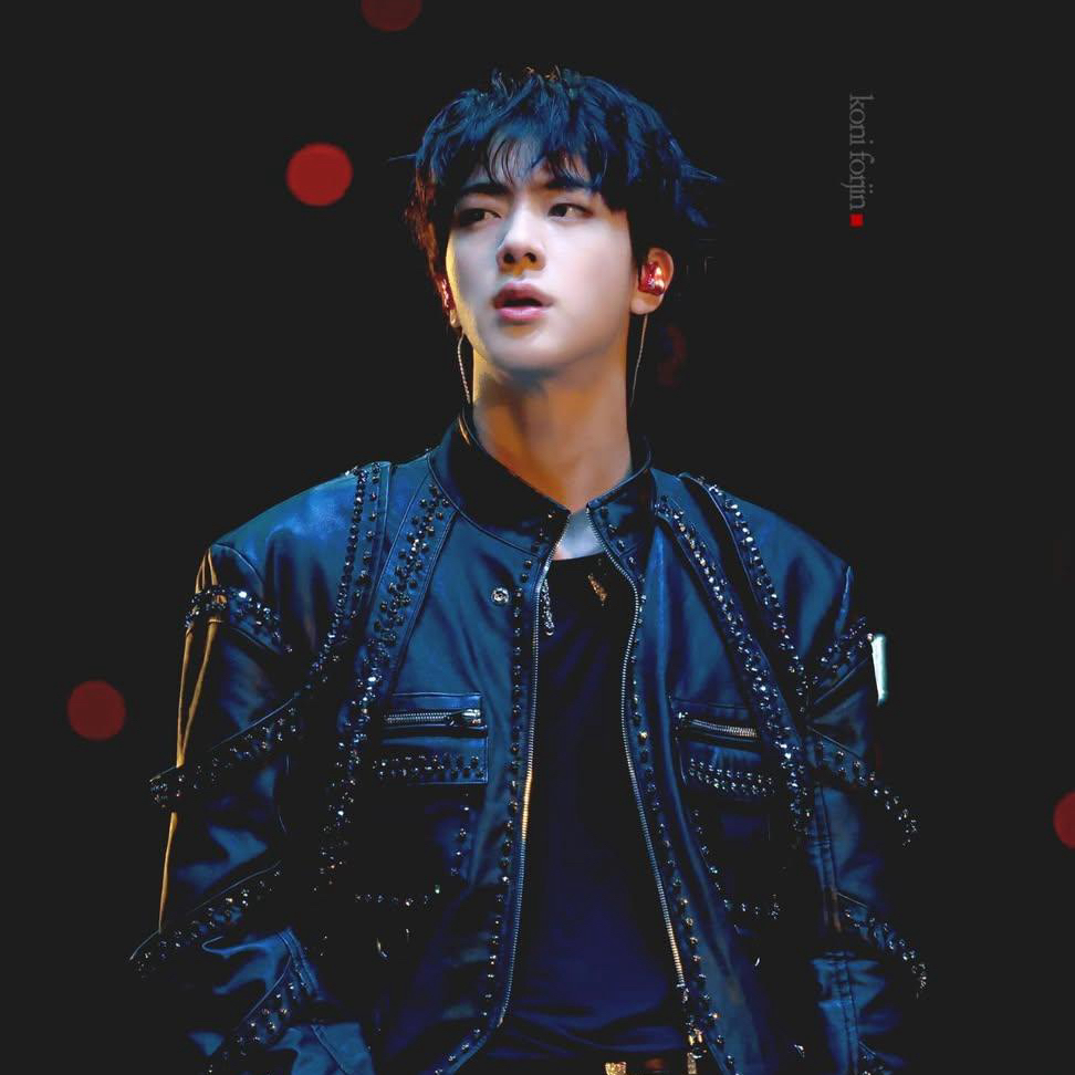 Foto aktivitas terbaru Jin (BTS)
