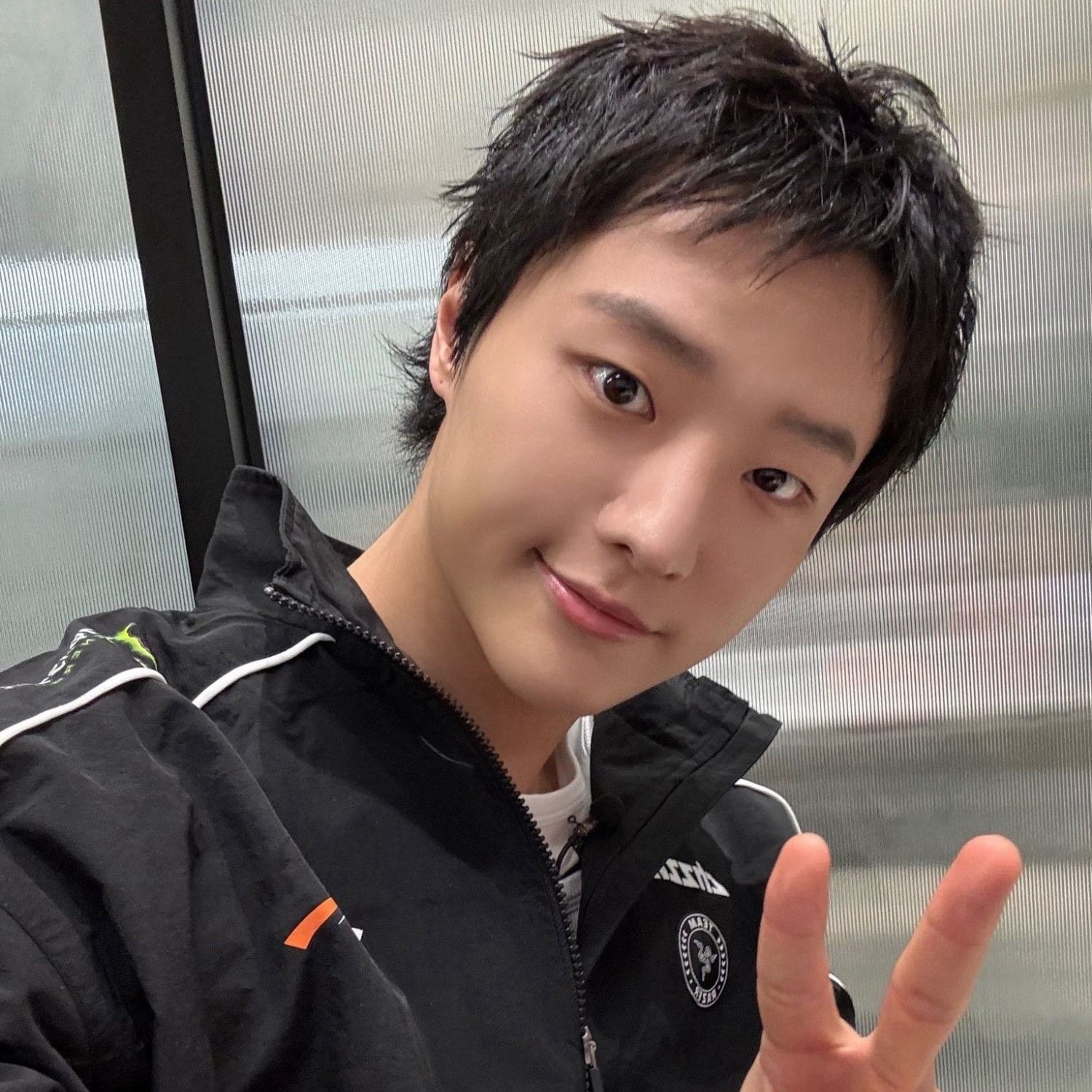 Behind-the-scenes cut of WOODZ