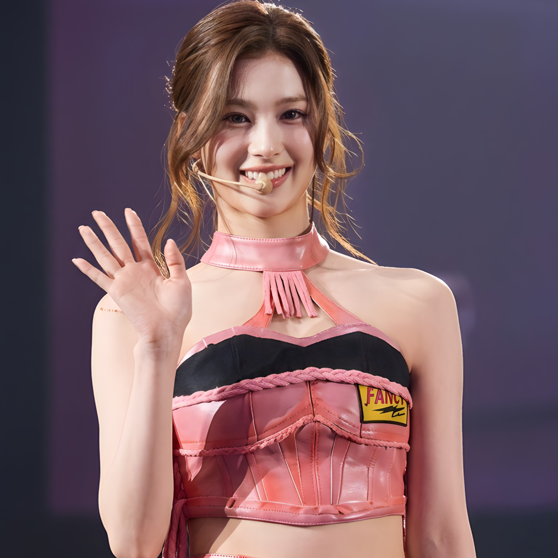 사나 (TWICE)의 최신 사진