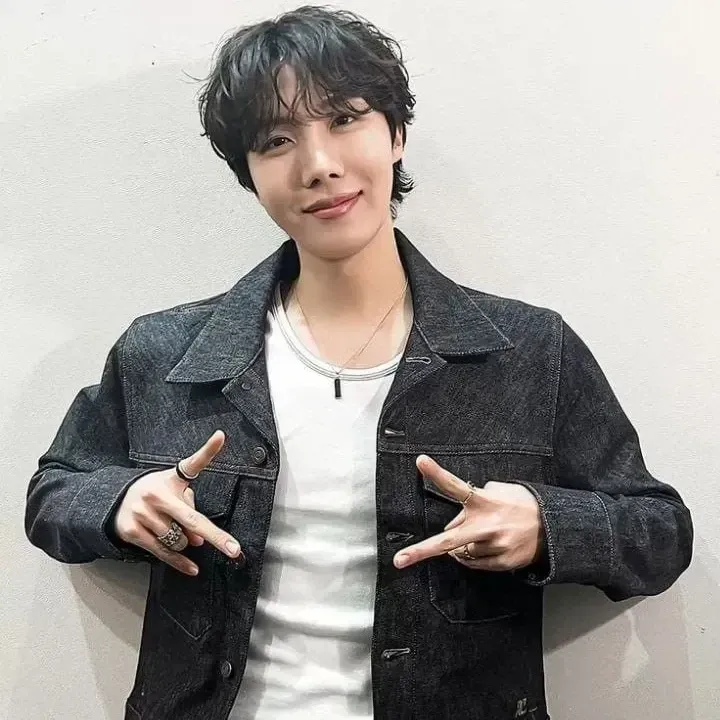 J-hope (防弹少年团)的最新照片