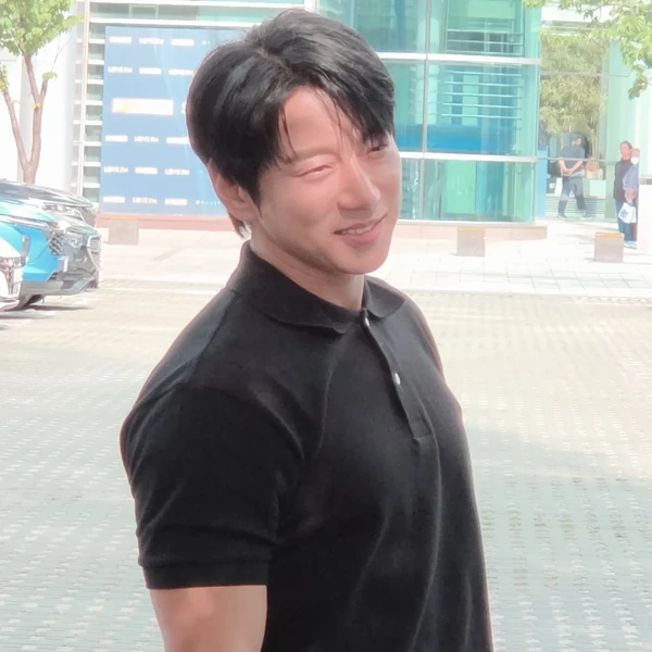 粉丝喜爱的黃致列人气头像