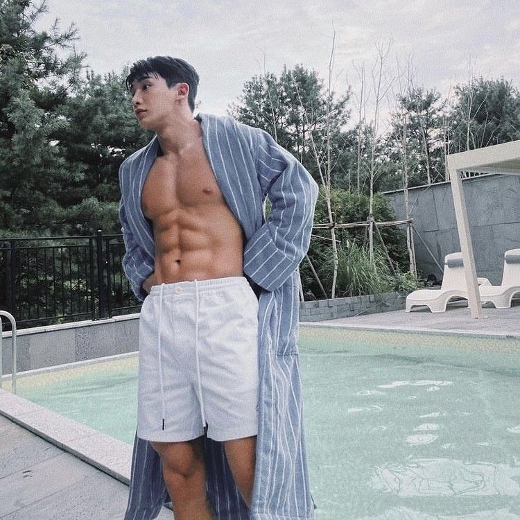 Recent activity shot of Wonho