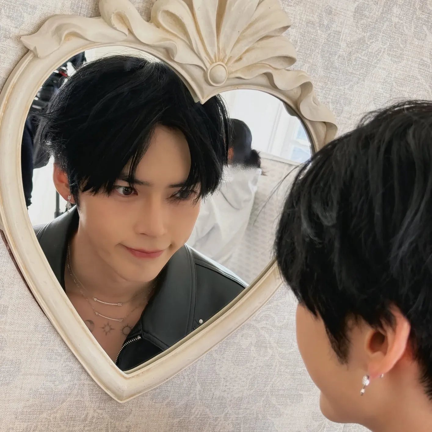 Latest photo of Sung Hanbin (ZEROBASEONE)