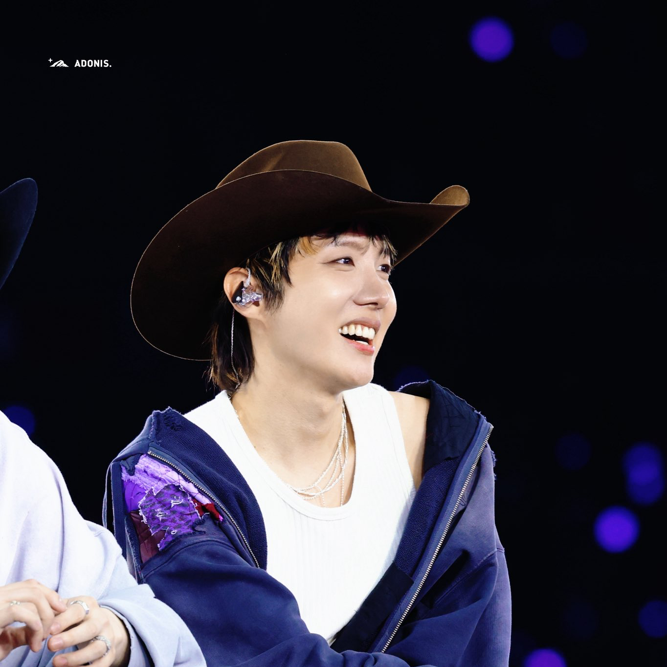 Momen yang diabadikan oleh penggemar j-hope (BTS)