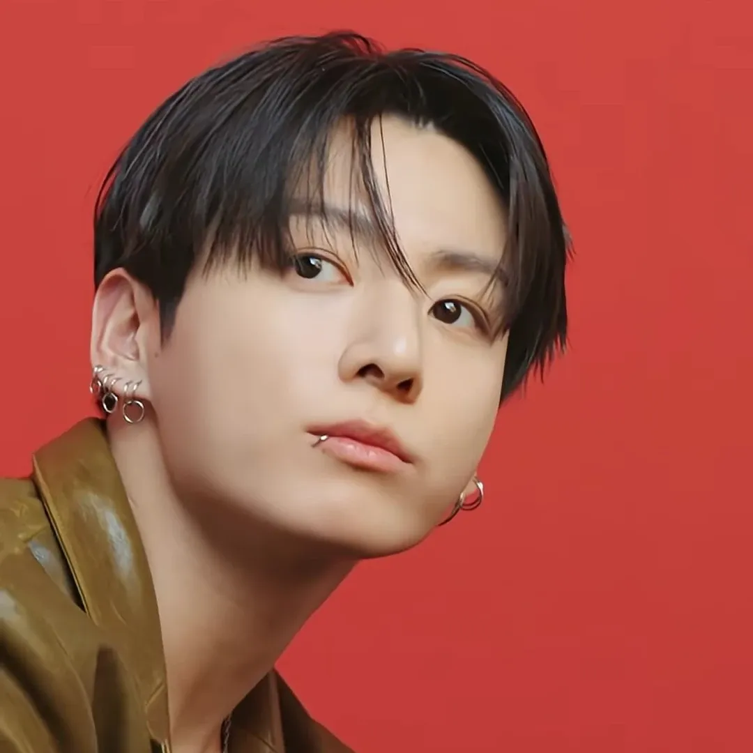 Foto aktivitas terbaru Jungkook (BTS)