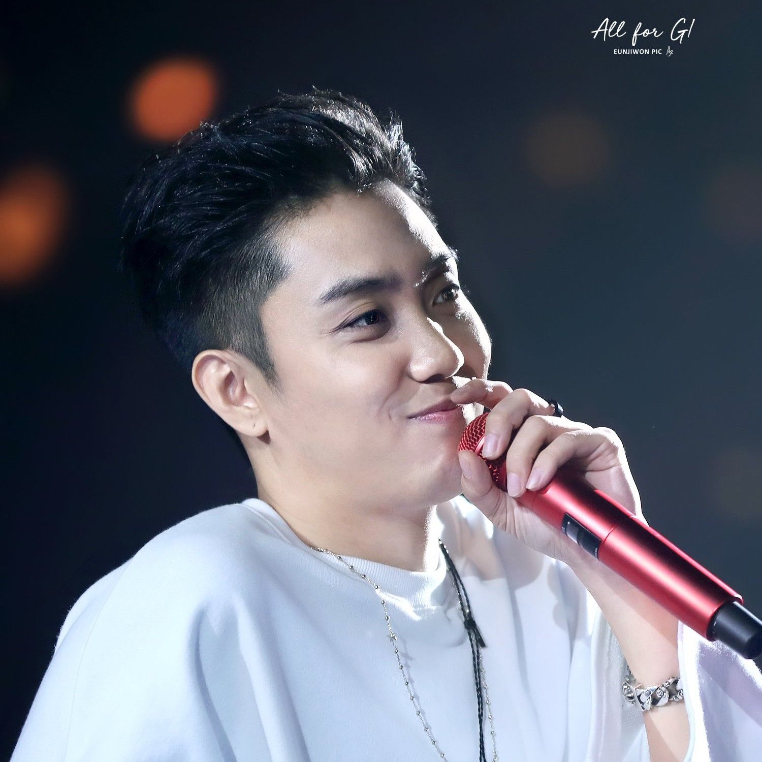 A moment captured by Eun Jiwon (SECHSKIES)'s fan