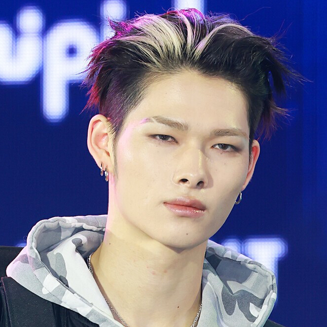 Foto terbaru NI-KI (ENHYPEN)