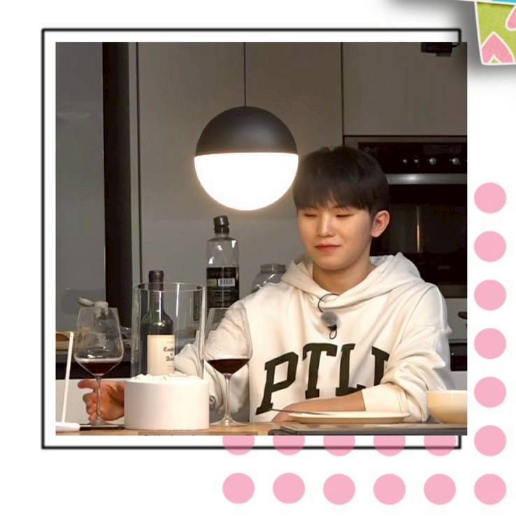 A moment captured by Woozi (SEVENTEEN)'s fan