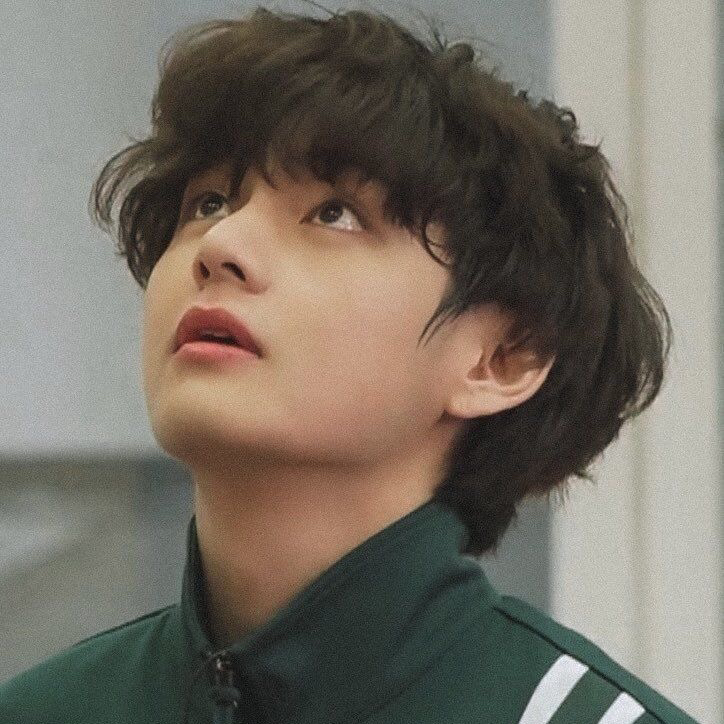 뷔 (방탄소년단) 최근 활동샷