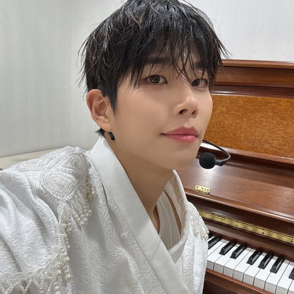 ASTRO的最新照片