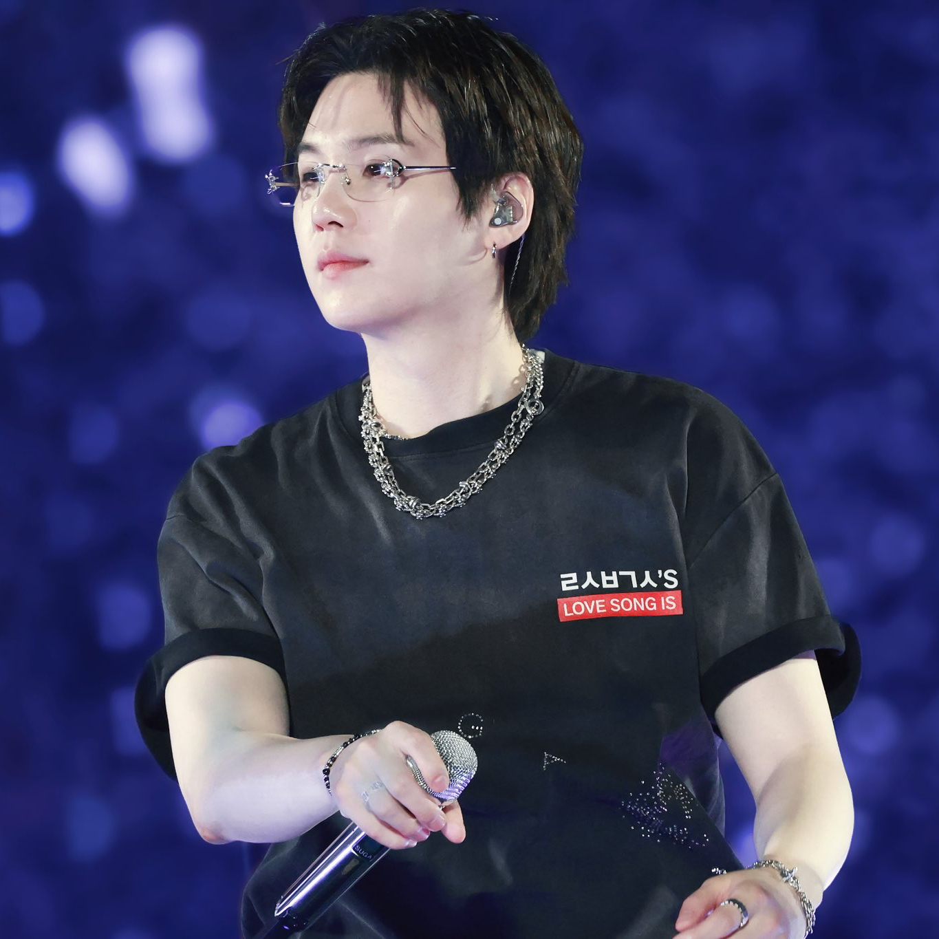 Foto aktivitas terbaru SUGA (BTS)