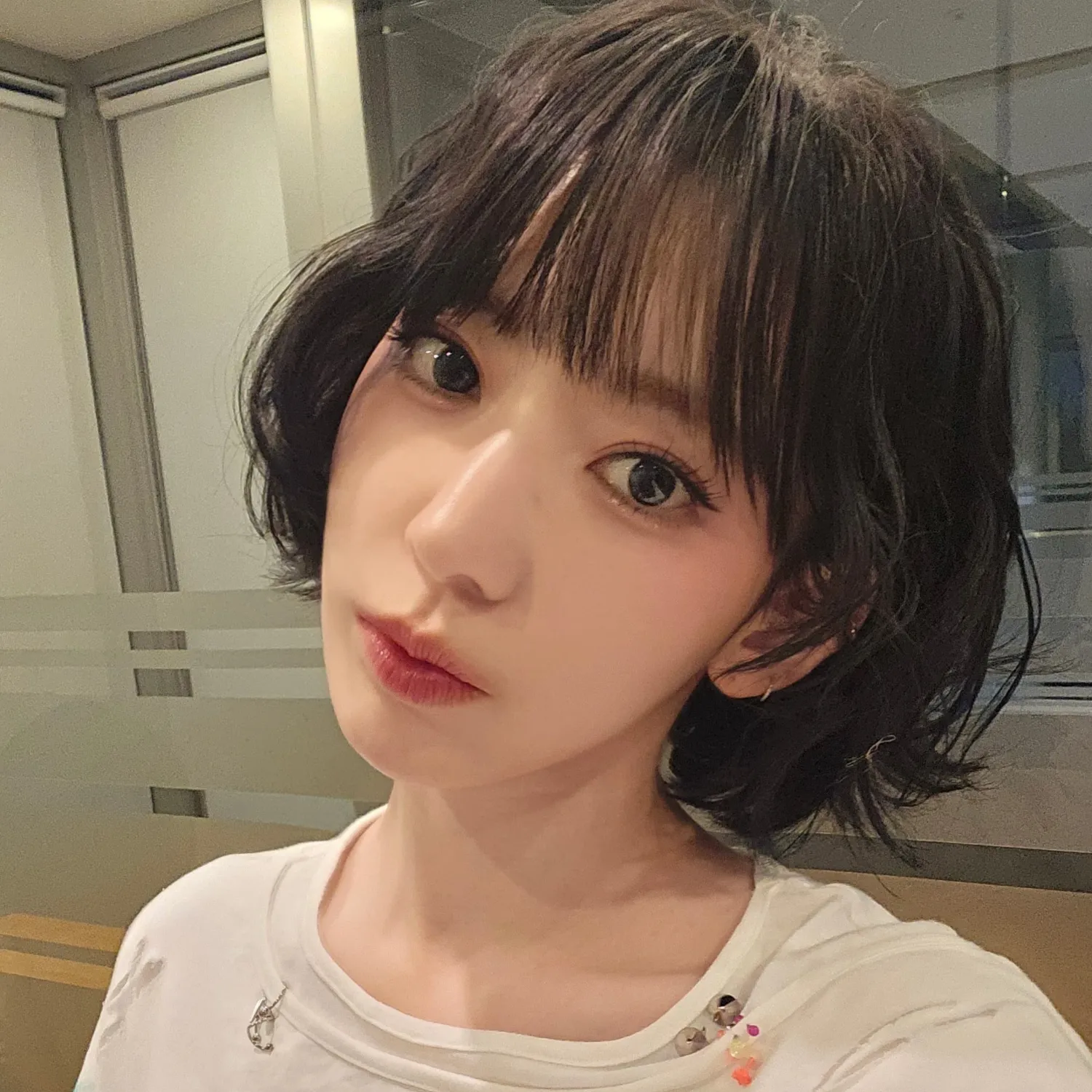 Behind-the-scenes cut of Sakura (LE SSERAFIM)