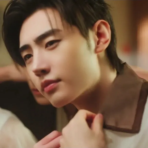 Recent activity shot of Sunghoon (ENHYPEN)