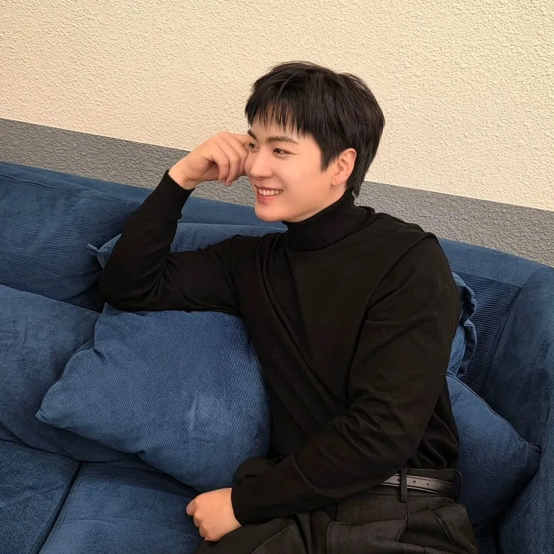 A moment captured by Kim Jonghyeon's fan