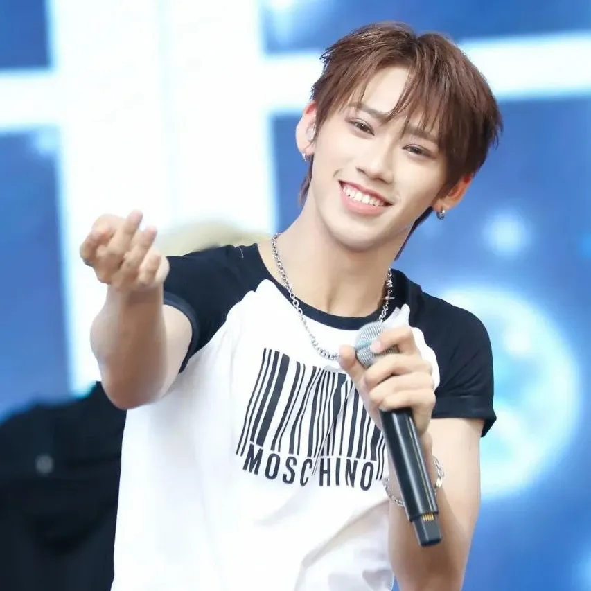A moment captured by Exxi (SEVENTOEIGHT)'s fan
