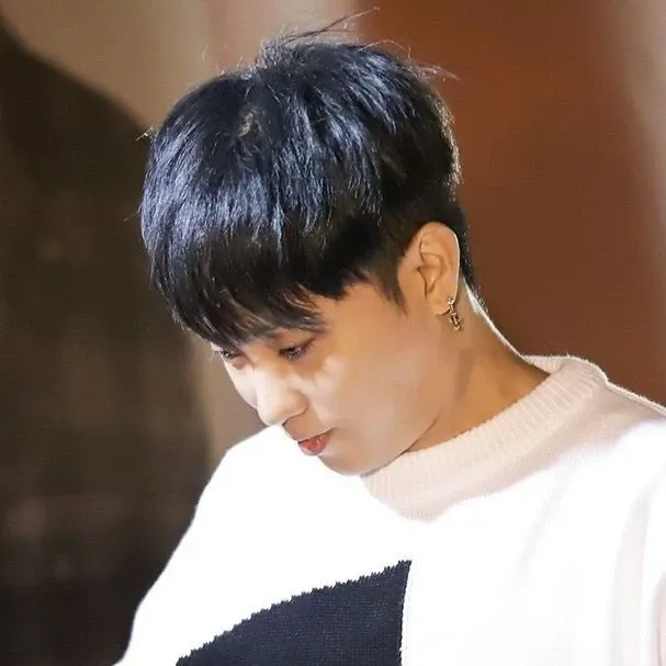 Latest photo of Eun Jiwon (SECHSKIES)