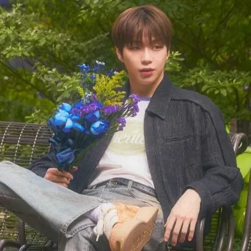 강다니엘의 비하인드 컷
