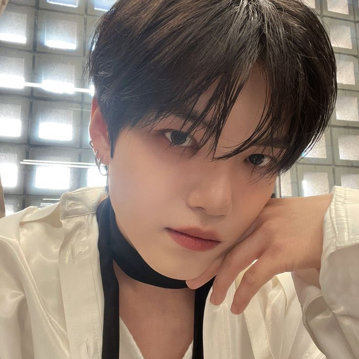 Latest photo of Gyehyeon (VERIVERY)