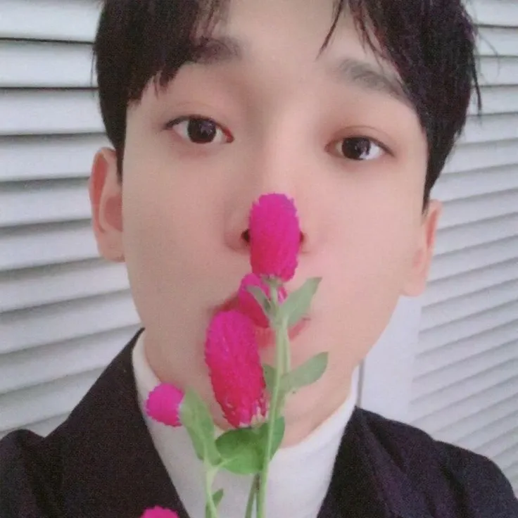 Behind-the-scenes cut of Chen (EXO)