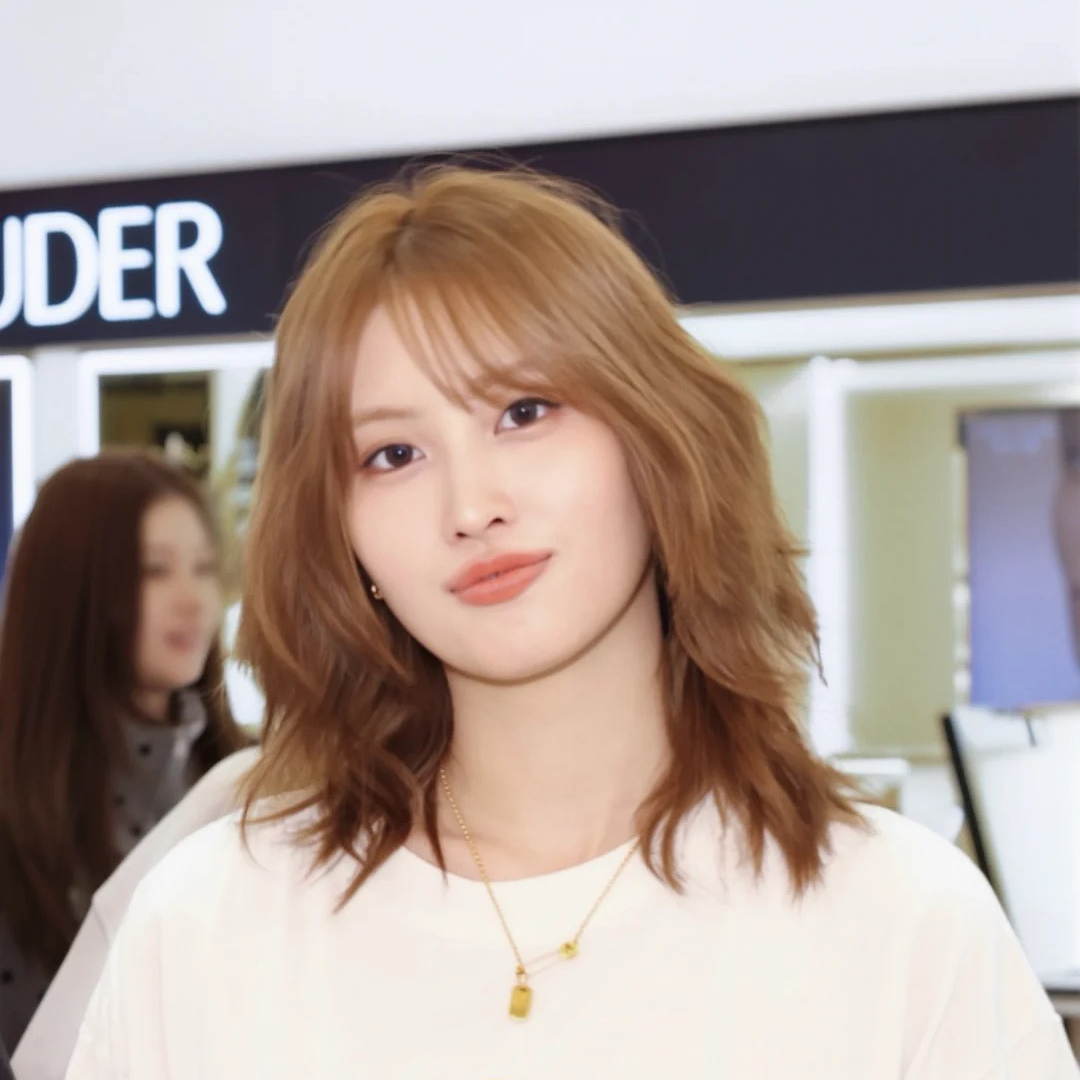 A moment captured by Momo (TWICE)'s fan