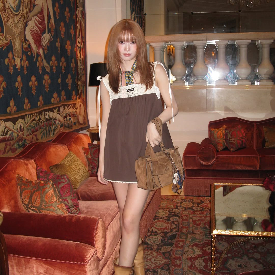 Foto aktivitas terbaru Momo (TWICE)