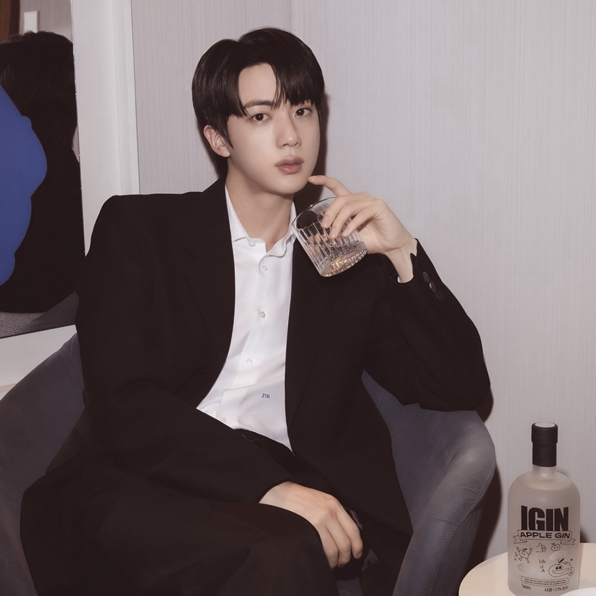 진 (방탄소년단)의 비하인드 컷