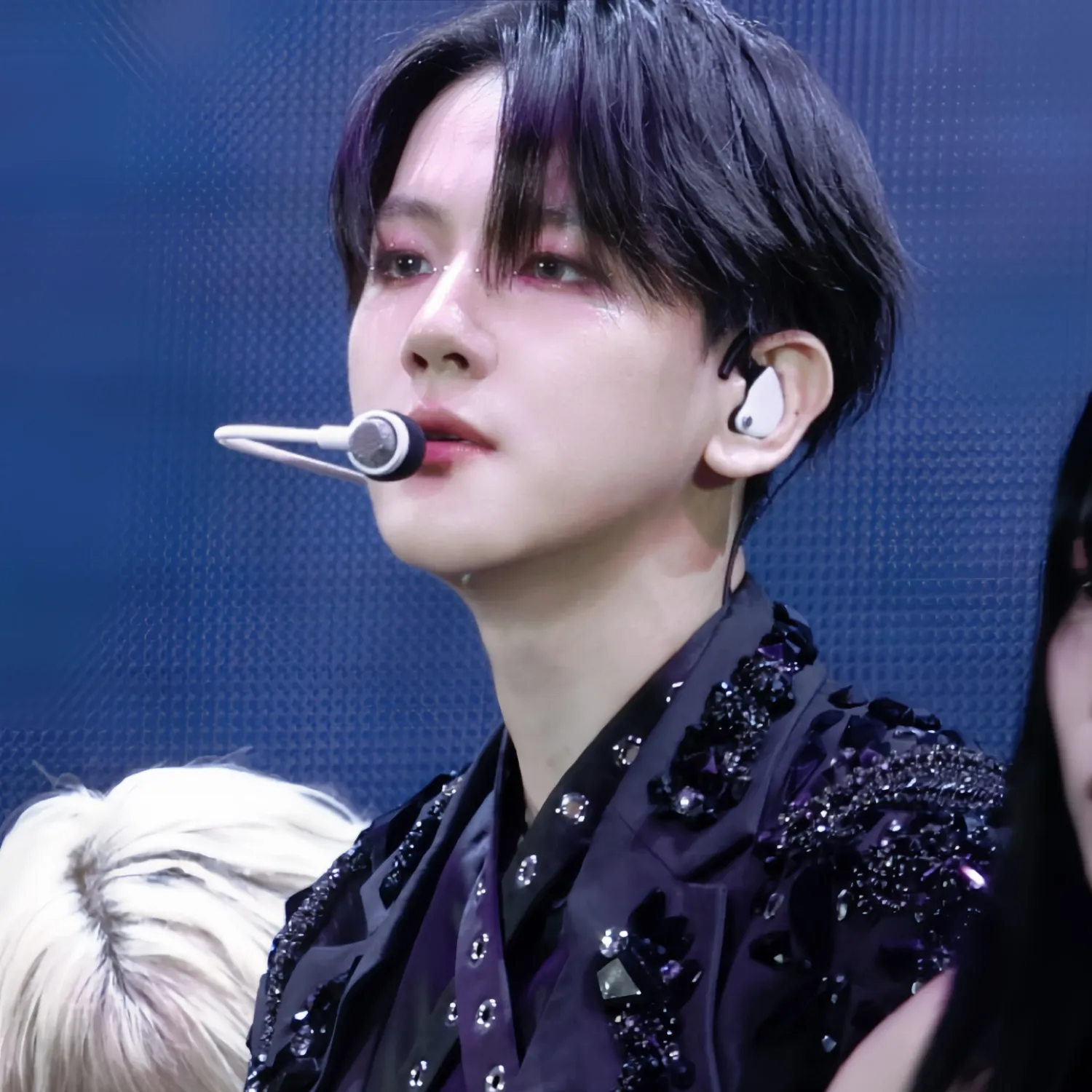 백현 (EXO)의 비하인드 컷