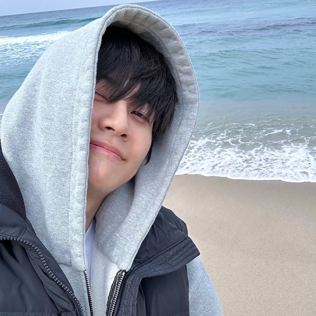 A moment captured by Lee Jinhyuk's fan