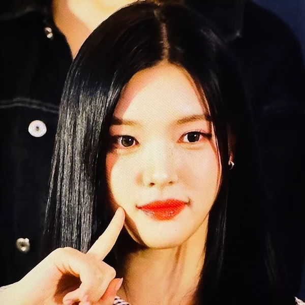 Popular profile picture of Yuha (Hearts2Hearts) loved by fans