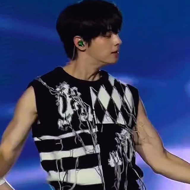 Latest photo of Eunwoo (ASTRO)