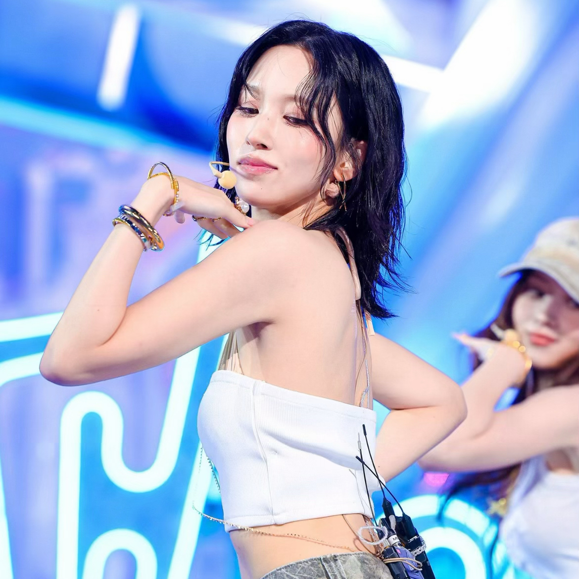 Behind-the-scenes cut of Mina (TWICE)