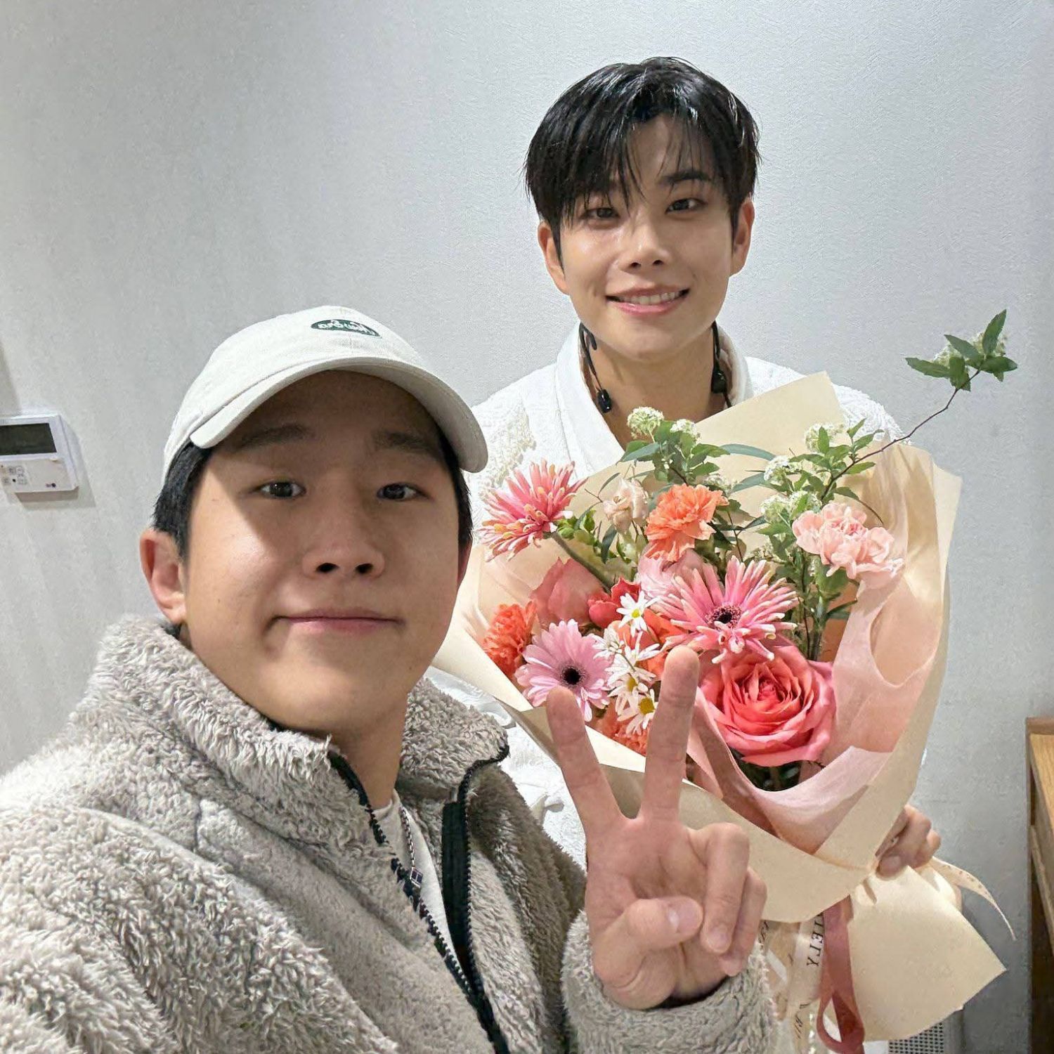 A moment captured by Jinjin (ASTRO)'s fan