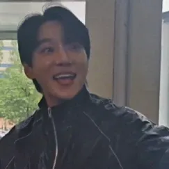 A moment captured by Hwang Chiyeol's fan