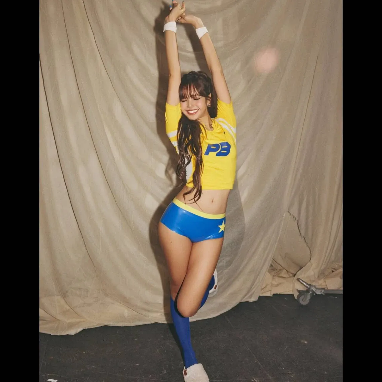 Foto aktivitas terbaru Lisa (BLACKPINK)