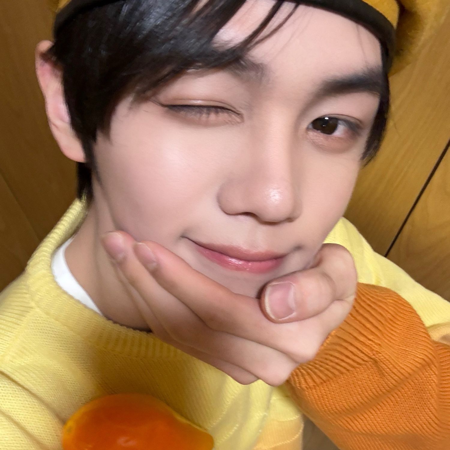 Recent activity shot of Kim Gyuvin (ZEROBASEONE)