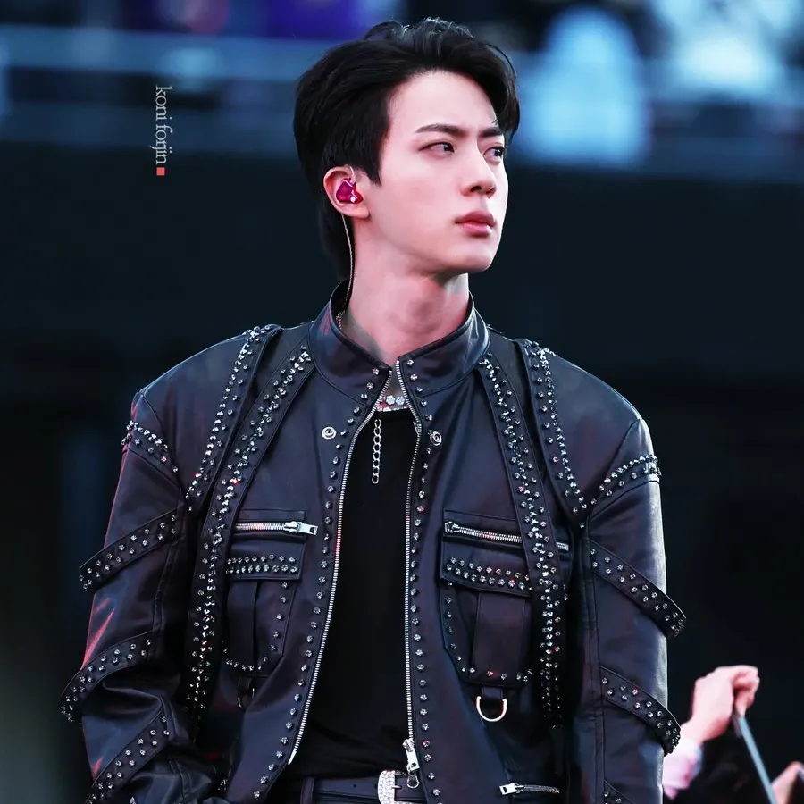 진 (방탄소년단)의 최신 사진