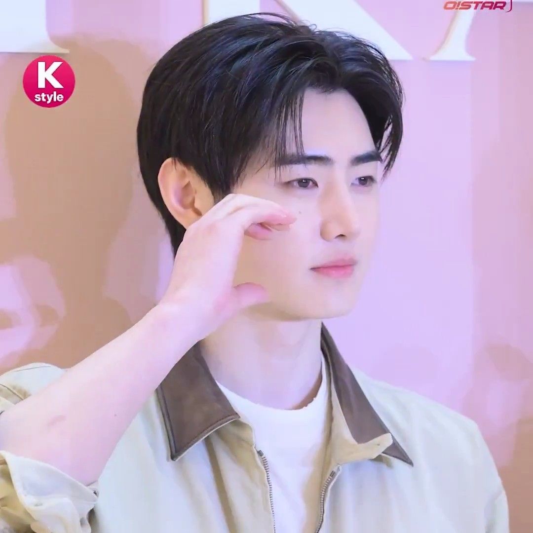 Foto aktivitas terbaru Sunghoon (ENHYPEN)