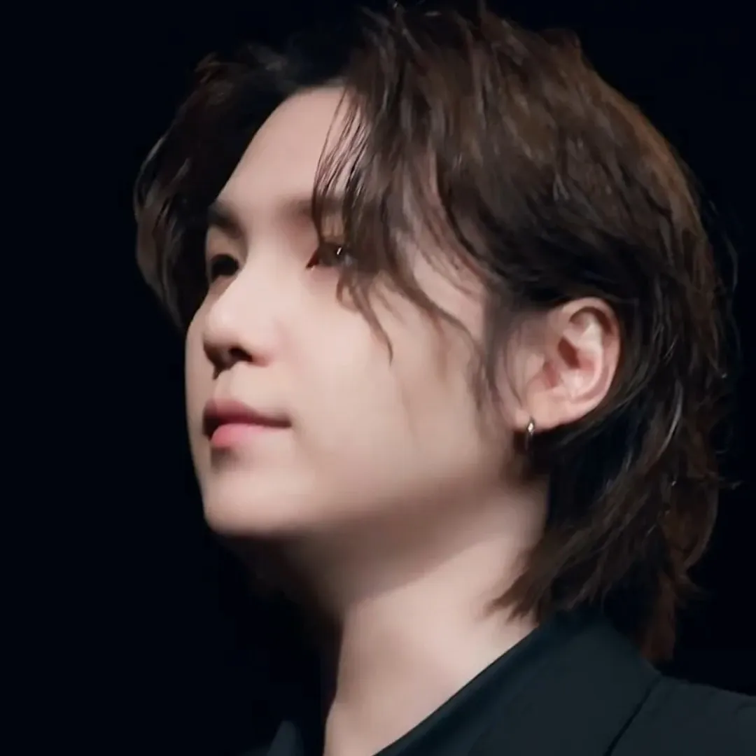 SUGA (防彈少年團)的最新照片