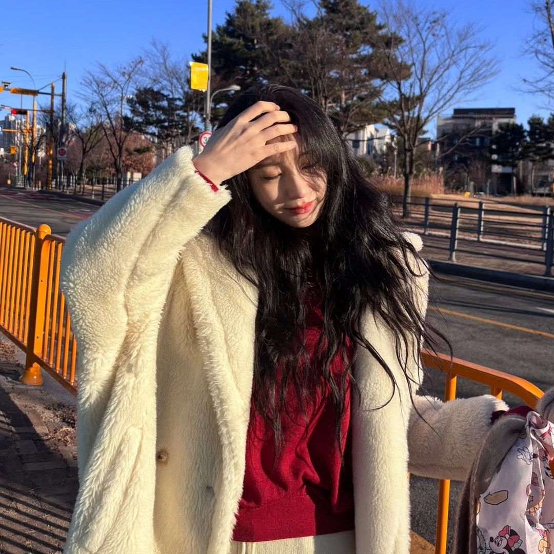 Foto aktivitas terbaru Lee Chaeyeon