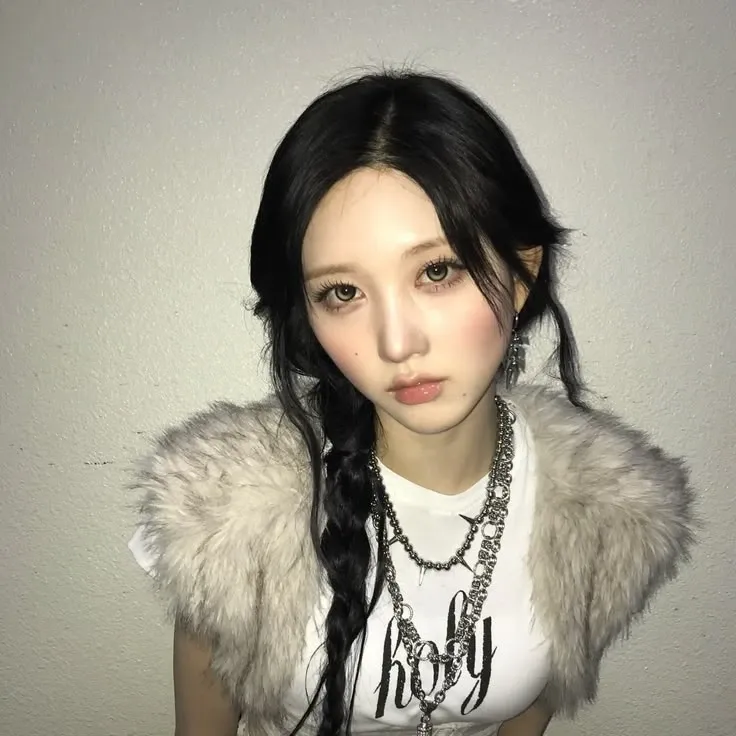 가을 (IVE)의 최신 사진