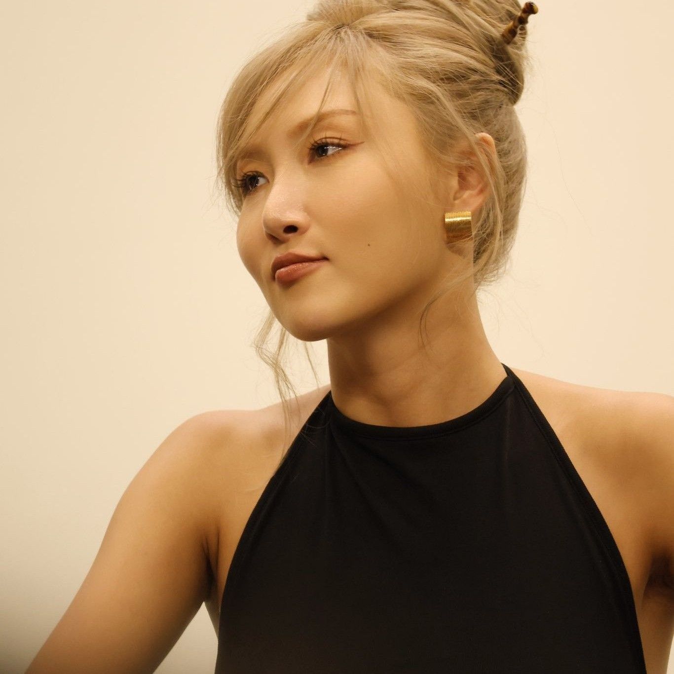 Recent activity shot of Hwasa (MAMAMOO)