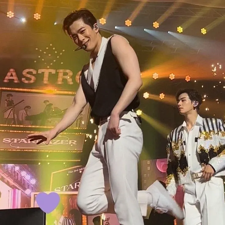 Latest photo of Moonbin (ASTRO)