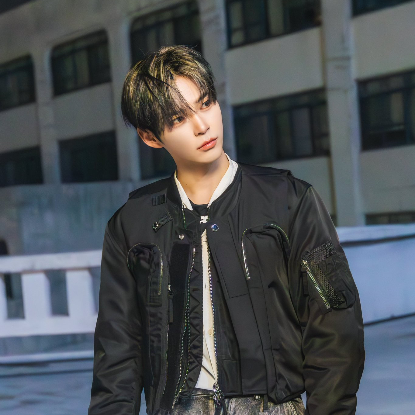 ソン・ハンビン (ZEROBASEONE)の舞台裏ショット