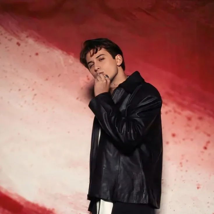 Behind-the-scenes cut of Alejandro (SANTOS BRAVOS)