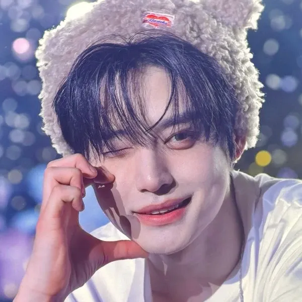 A moment captured by Kim Jiwoong (ZEROBASEONE)'s fan