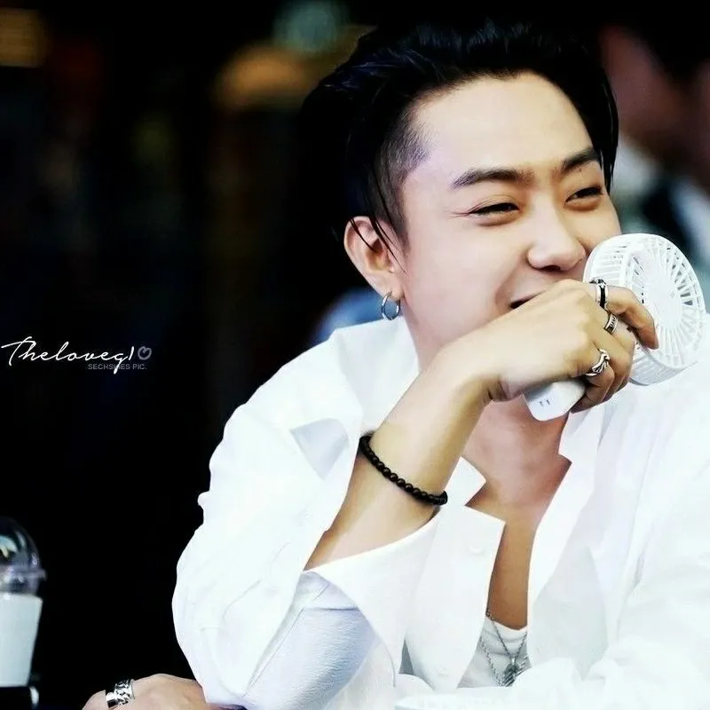 Recent activity shot of Eun Jiwon (SECHSKIES)